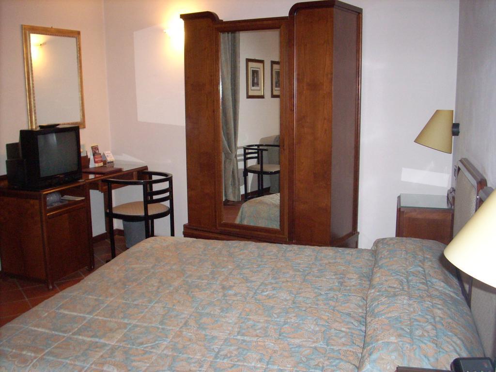 Hotel Palazzo Bocci Spello Εξωτερικό φωτογραφία